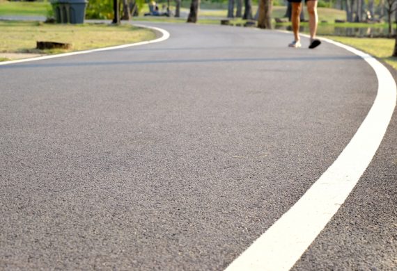 A runner about to start a run